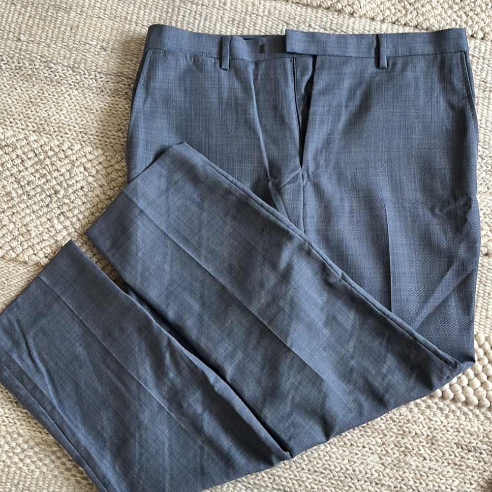 Banana Republic Men’s 33x30 Marzotto Wool Dress Pant.